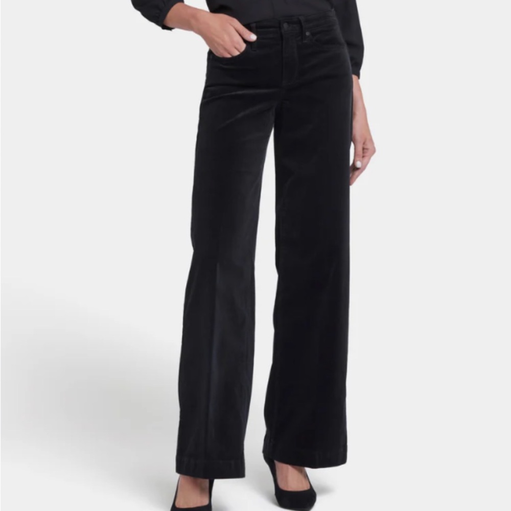 NYDJ Teresa Wide Leg Black Velvet Pants 
In Fine Wale Stretch SIZE 8 NWT